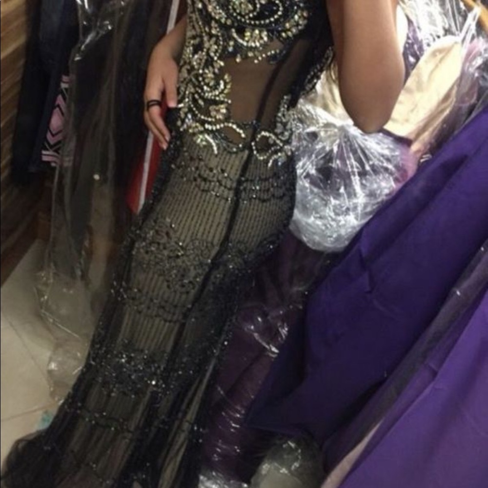 Dress - Picture 3 of 7